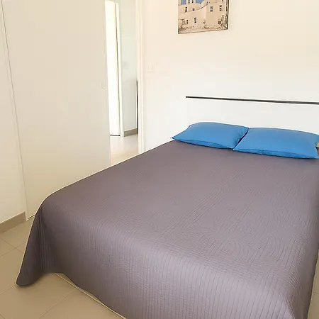 F2 Avec Terrasse, Jardin, Parking Et Acces Piscine A 500m Du Village D'argeles-sur-mer - Fr-1-732-63