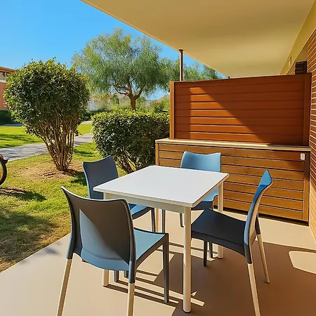 F2 Avec Terrasse, Jardin, Parking Et Acces Piscine A 500m Du Village D'argeles-sur-mer - Fr-1-732-63 Apartment
