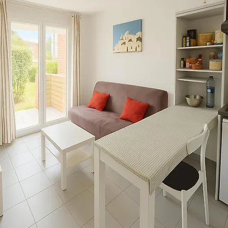 F2 Avec Terrasse, Jardin, Parking Et Acces Piscine A 500m Du Village D'argeles-sur-mer - Fr-1-732-63 * Argeles-sur-Mer